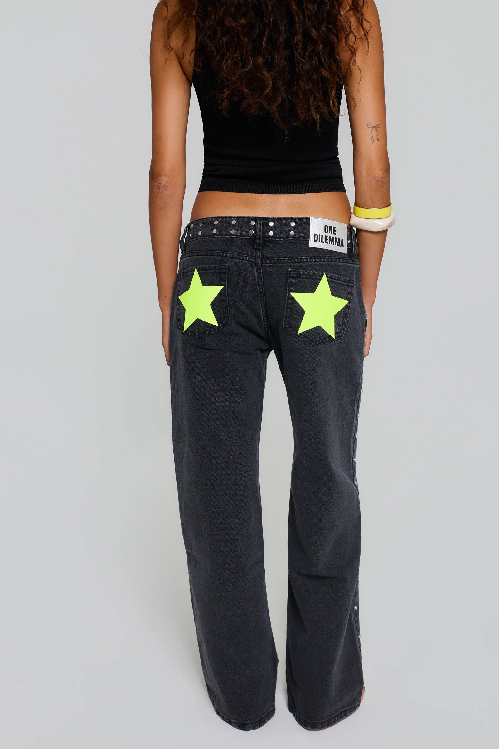 BLACK JEANS YELLOW STAR