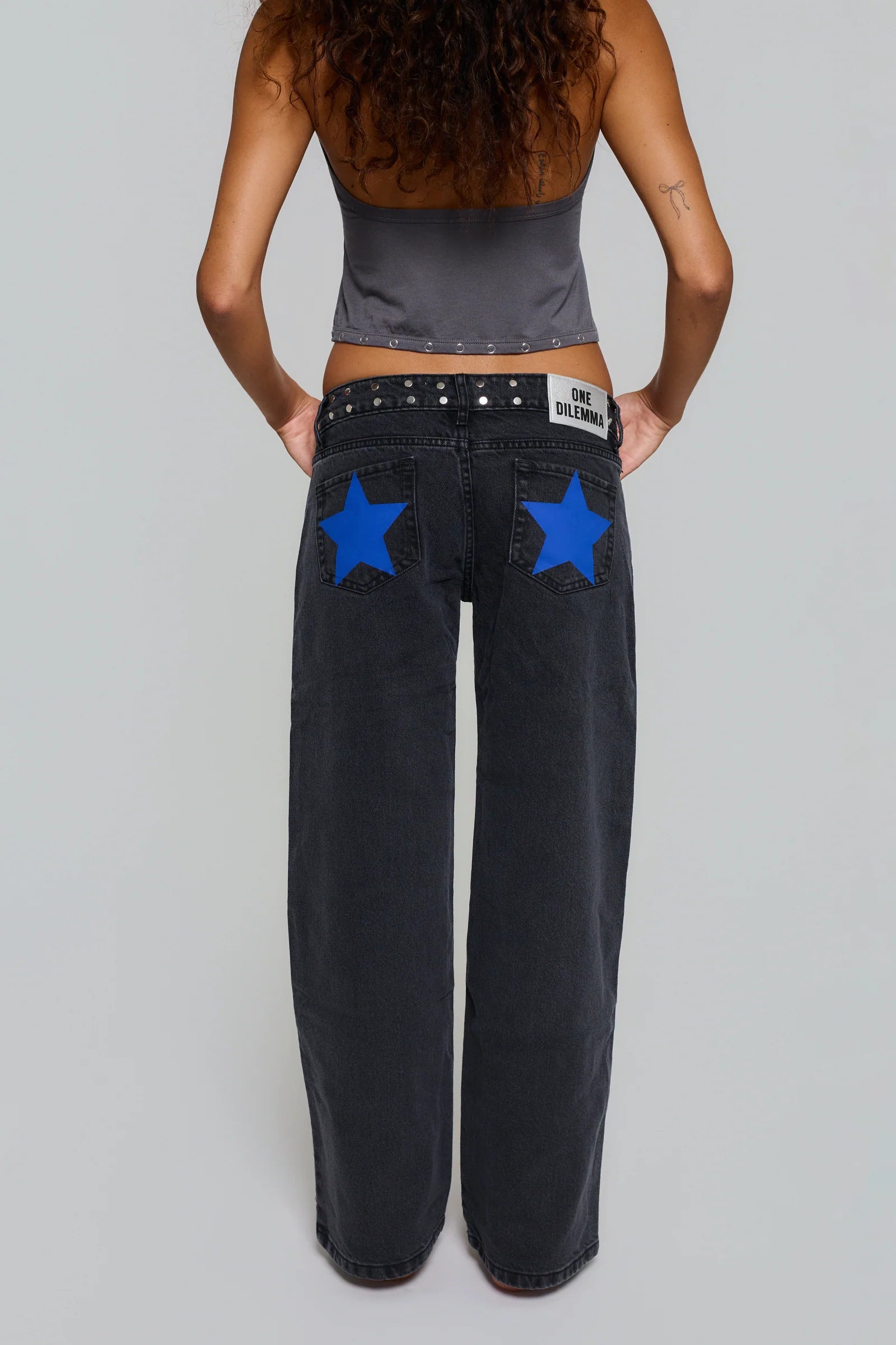 BLACK JEANS BLUE STAR